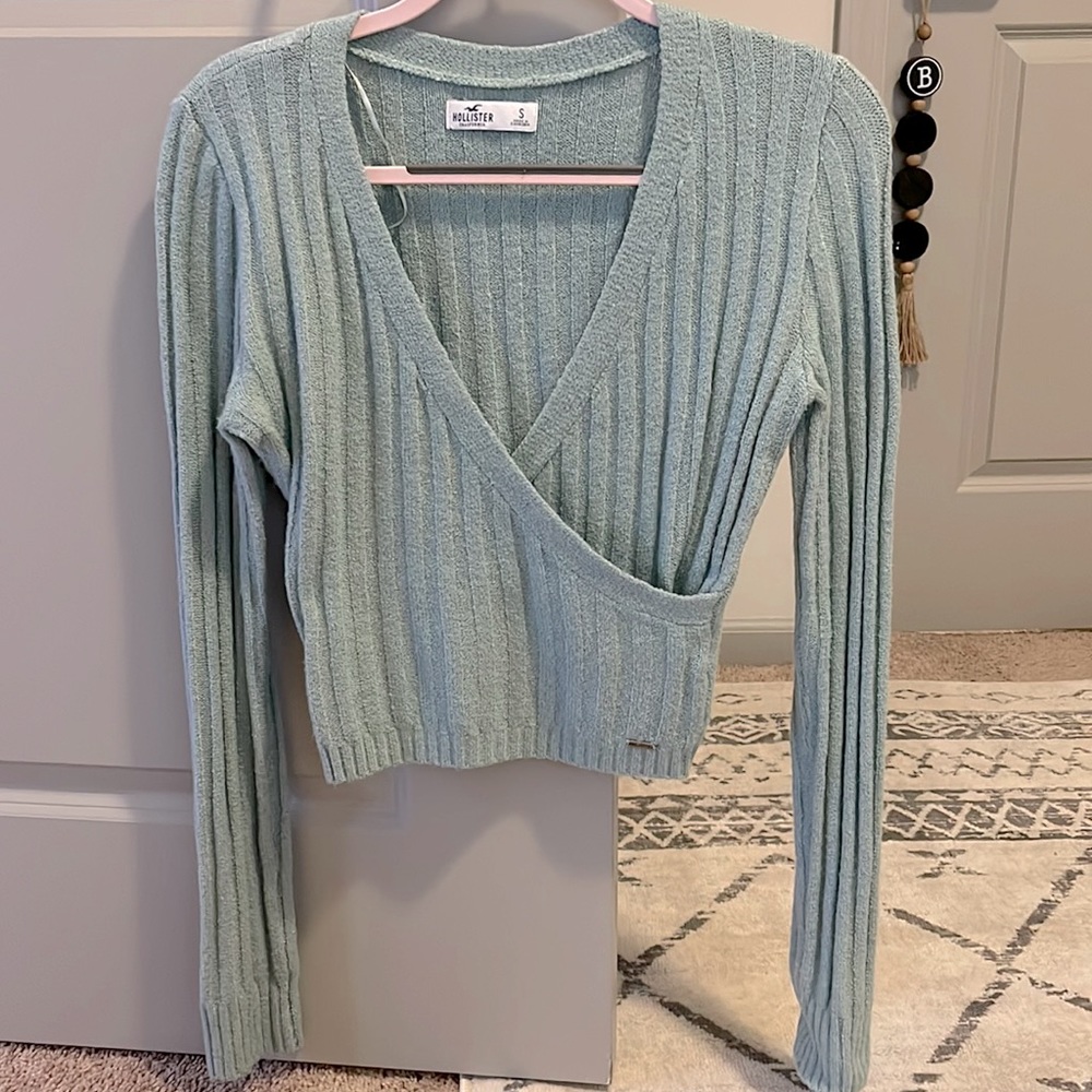 Cute sweater!